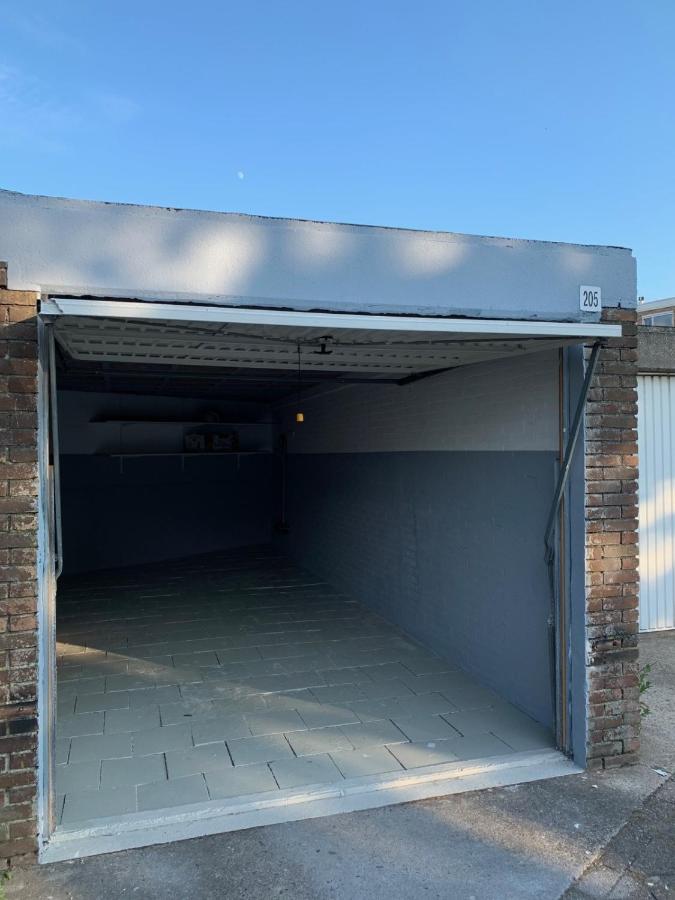 Blue Shell With Private Parking Garage Apartment Zandvoort