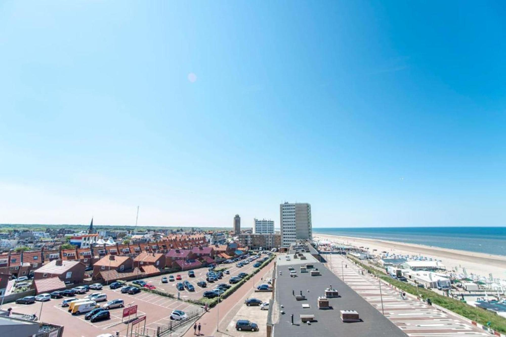 Blue Shell With Private Parking Garage Zandvoort